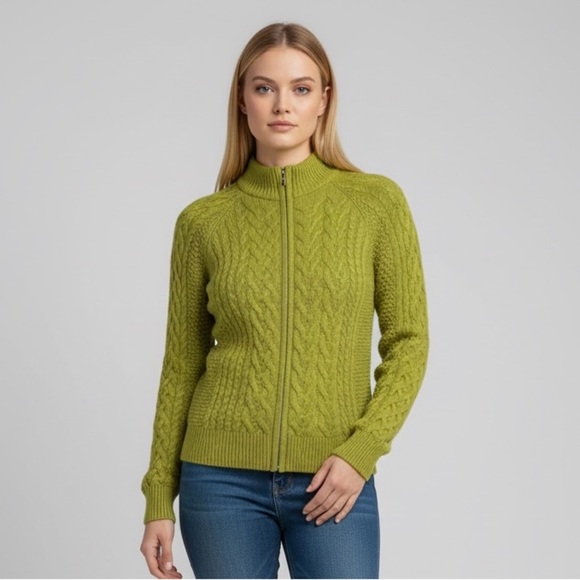St. John Woman’s Green Zip-Up Sweater - Picture 2 of 10